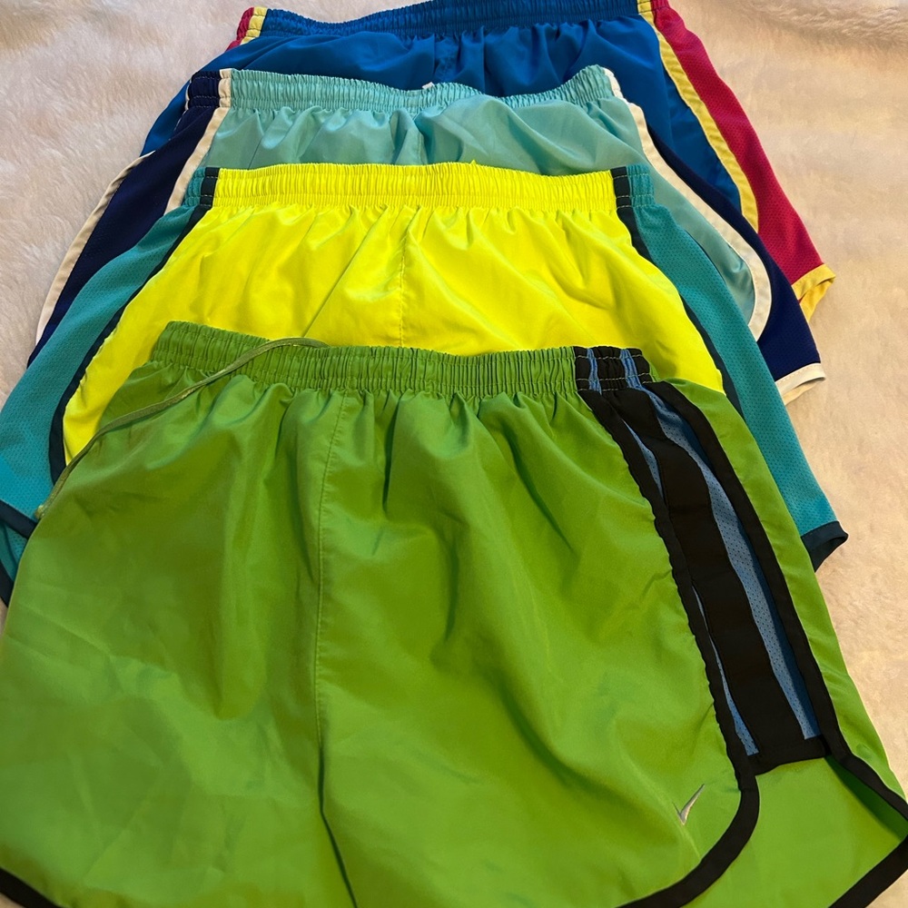 Nike tempo drifit shorts bundle 4 size small